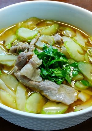 温かい豚シャブ肉とセロリ蕎麦　発酵玉葱-レシピのメイン写真