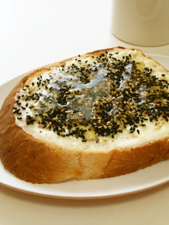 胡麻&蜂蜜のクリチトースト-レシピのメイン写真