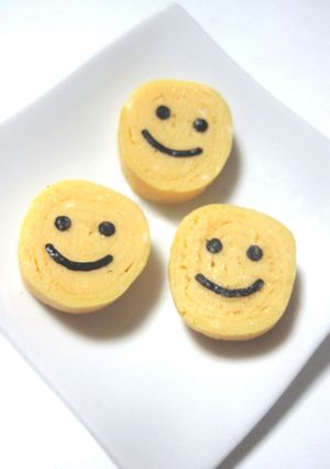 お弁当に…二コちゃん卵焼き～☺☻☺-レシピのメイン写真
