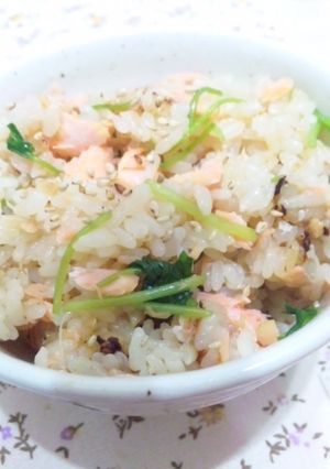 めんつゆで☆鮭とせりの炊き込みご飯-レシピのメイン写真
