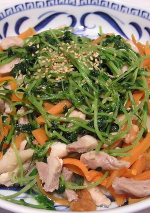 ビールの友！豆苗と鶏肉のペペロン炒め-レシピのメイン写真