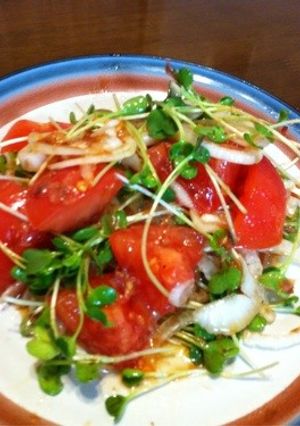 新たまねぎ♡トマトでサラダ♡美味しいよ！-レシピのメイン写真