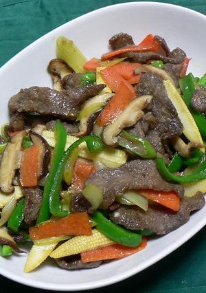 牛タンと彩り野菜のオイスターソース炒め-レシピのメイン写真