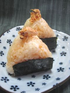 ツナマヨ食べラーおにぎり-レシピのメイン写真