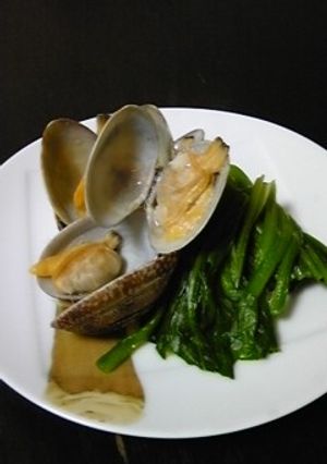 フライパンでアサリの酒蒸しとほうれん草煮-レシピのメイン写真