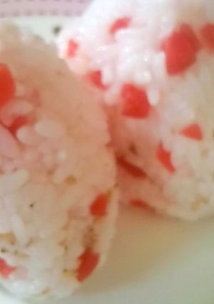 カリカリ美味しい梅おにぎり-レシピのメイン写真