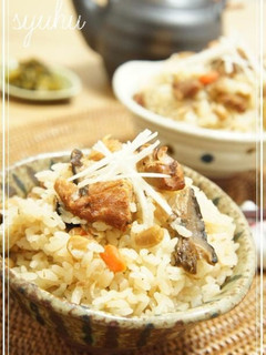 焼き鳥缶詰めと五目豆の鶏五目炊き込み御飯-レシピのメイン写真