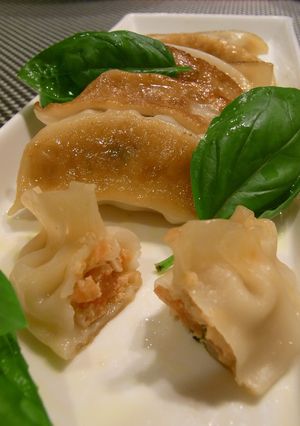 おすすめ!チーズ入り☆ トマト餃子-レシピのメイン写真