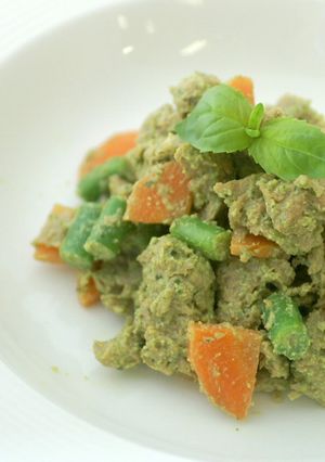 大豆たんぱく中粒のナッツバジルソース和え-レシピのメイン写真
