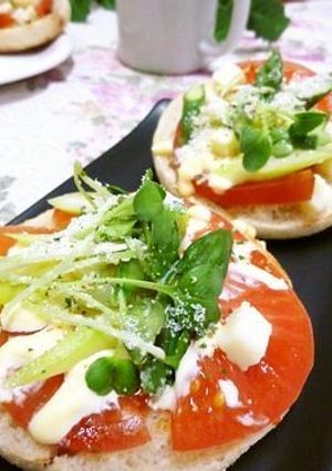 イングリッシュマフィンでアスパラトースト-レシピのメイン写真