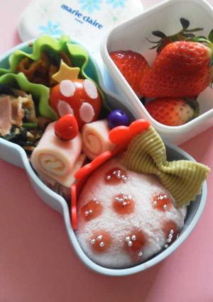 いちごの可愛い丸サンド*キャラ弁-レシピのメイン写真