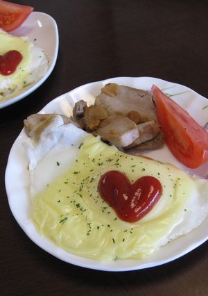 洋風♪半熟目玉焼きのチーズのせ-レシピのメイン写真