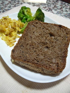 地粉で 黒豆フランスパン-レシピのメイン写真