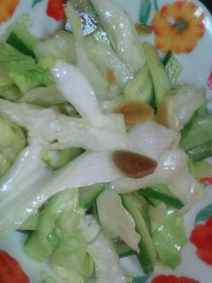 簡単!ニンニク醤油レタスサラダ-レシピのメイン写真
