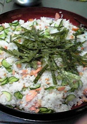 簡単！節約！きゅうりと焼き鮭の寿司ご飯☆-レシピのメイン写真