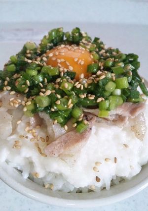 長芋トロトロ〜！豚バラ肉ネギダレ丼-レシピのメイン写真