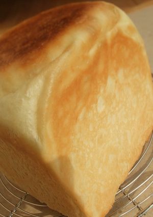 クリームチーズと生クリームのぱん♫-レシピのメイン写真