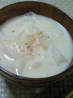 春のやさしい味♪新玉ねぎの豆乳味噌汁-レシピのメイン写真