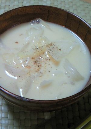 春のやさしい味♪新玉ねぎの豆乳味噌汁-レシピのメイン写真