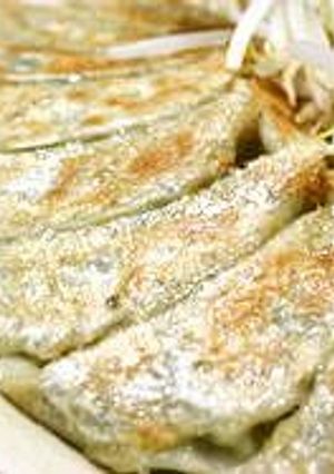 ちょっと減塩☆とってもジューシー焼き餃子-レシピのメイン写真