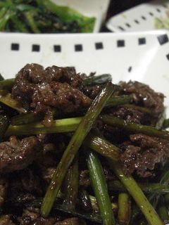 牛肉とニンニクの芽のオイスター炒め-レシピのメイン写真