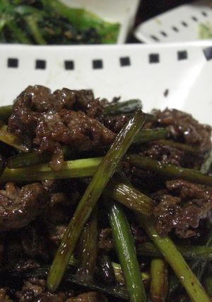 　牛肉とニンニクの芽のオイスター炒め-レシピのメイン写真