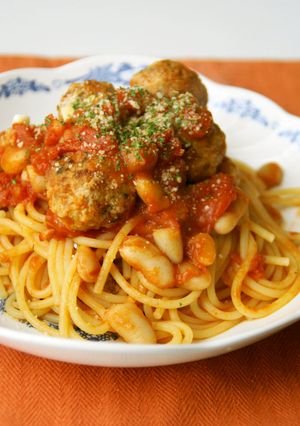 ハーブミートボールとお豆のトマトパスタ-レシピのメイン写真