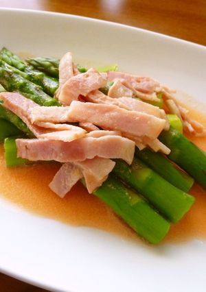 アスパラ～野菜ジュースのソースを添えて-レシピのメイン写真