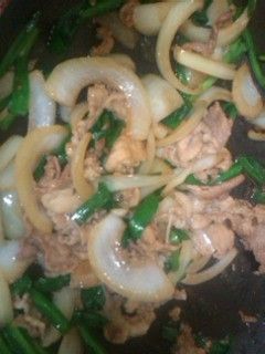 玉ねぎとニラの肉炒め-レシピのメイン写真