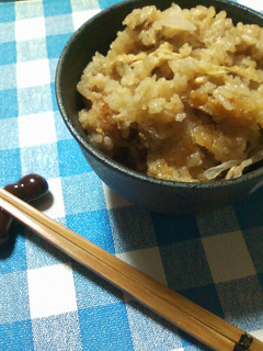炊飯器任せ☺牛肉ネギ油揚げの炊き込みご飯-レシピのメイン写真