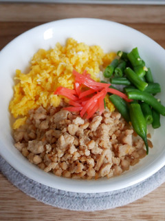 不器用三色丼-レシピのメイン写真