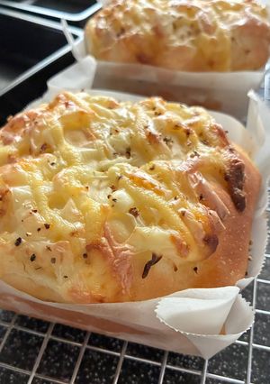 ミニスクエア型で♪オニオンベーコンチーズパン-レシピのメイン写真