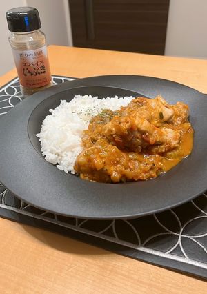 旨み濃縮！手羽元とセロリの無水カレー-レシピのメイン写真
