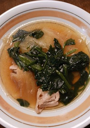 鶏腿とスライス大根、ほうれん草のスープ-レシピのメイン写真