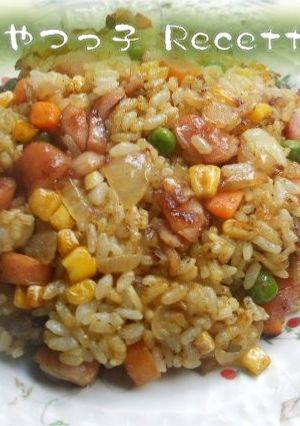 あらびきウインナーで超・超簡単カレー炒飯-レシピのメイン写真