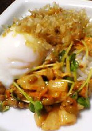 簡単３ステップ！キムチ納豆のおんたまのっけワンプレート-レシピのメイン写真