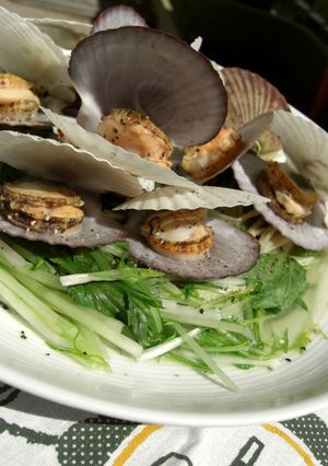 ホタテの稚貝と茨城産水菜のワイン蒸し-レシピのメイン写真