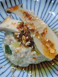 余った餃子のたねで豆腐ハンバーグ+ラー油-レシピのメイン写真