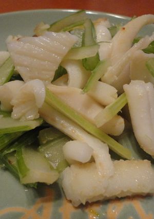 セロリとイカの塩炒め-レシピのメイン写真