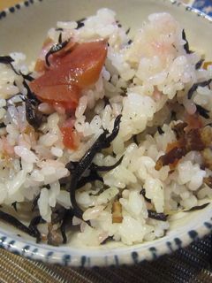梅ひじきご飯-レシピのメイン写真
