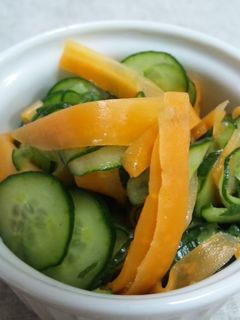 昆布茶でサッパリ簡単★野菜の浅漬け-レシピのメイン写真