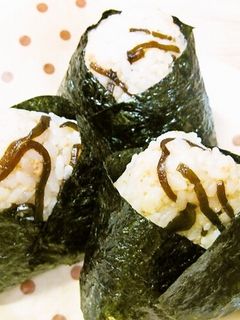 鮭コンブおにぎり-レシピのメイン写真