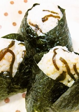 鮭コンブおにぎり-レシピのメイン写真