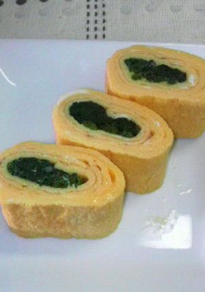 花見・お弁当にほうれん草を巻いた玉子焼き-レシピのメイン写真