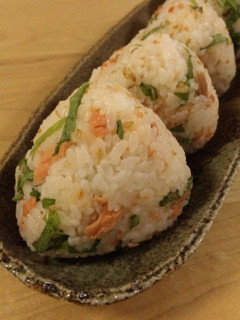 我が家のおにぎり〜シャケ、しそ、ゴマ〜-レシピのメイン写真