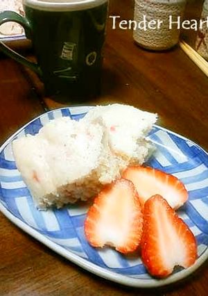 ホットケーキミックスで　生苺入り蒸しパン-レシピのメイン写真