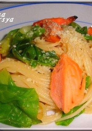 彩りもいい♪春キャベツと塩鮭のパスタ-レシピのメイン写真