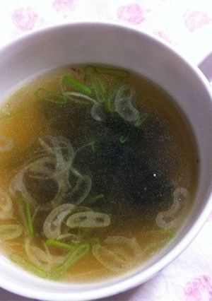 超簡単...カップで...ワカメスープ-レシピのメイン写真