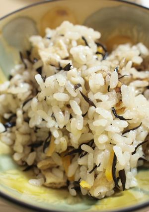土鍋でご飯♪ひじきと鶏の炊き込みご飯♪♪-レシピのメイン写真
