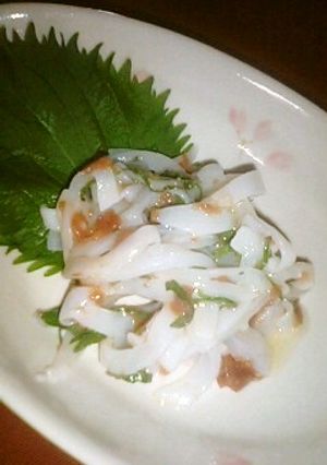 日本酒に合うの〜♡烏賊の梅シソ和え-レシピのメイン写真